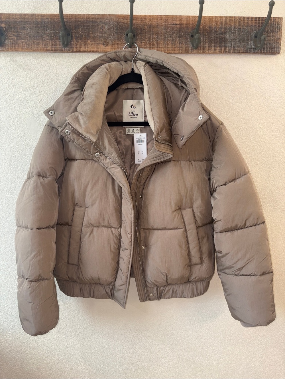 Abercrombie & Fitch Puffer Jacket in Taupe